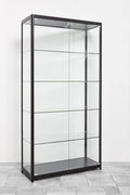 Aigentlich Glasvitrine, Verkaufsvitrine Glas mit LED-Beleuchtung B100xH198xT40cm, Vitrine schwarze Aluprofile, Ausstellungsvitrine mit 5 Ebenen